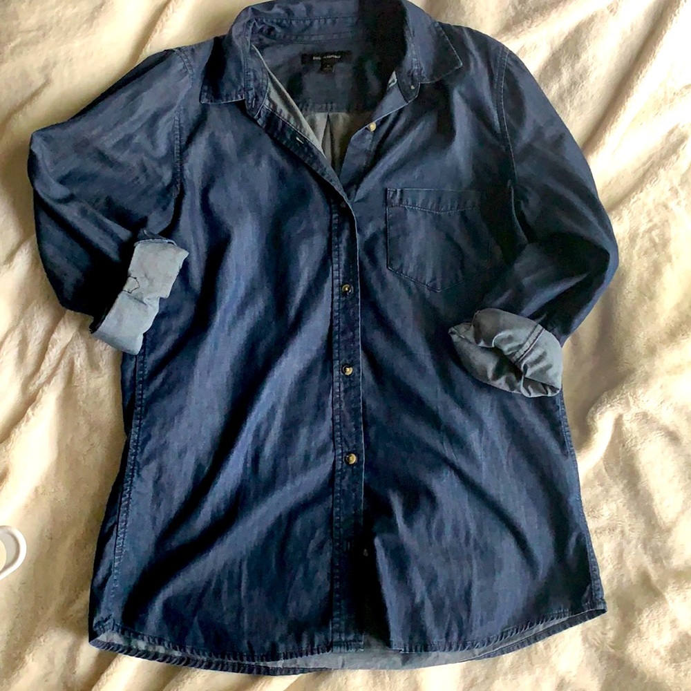 Banana Republic Chambray Button Down Top